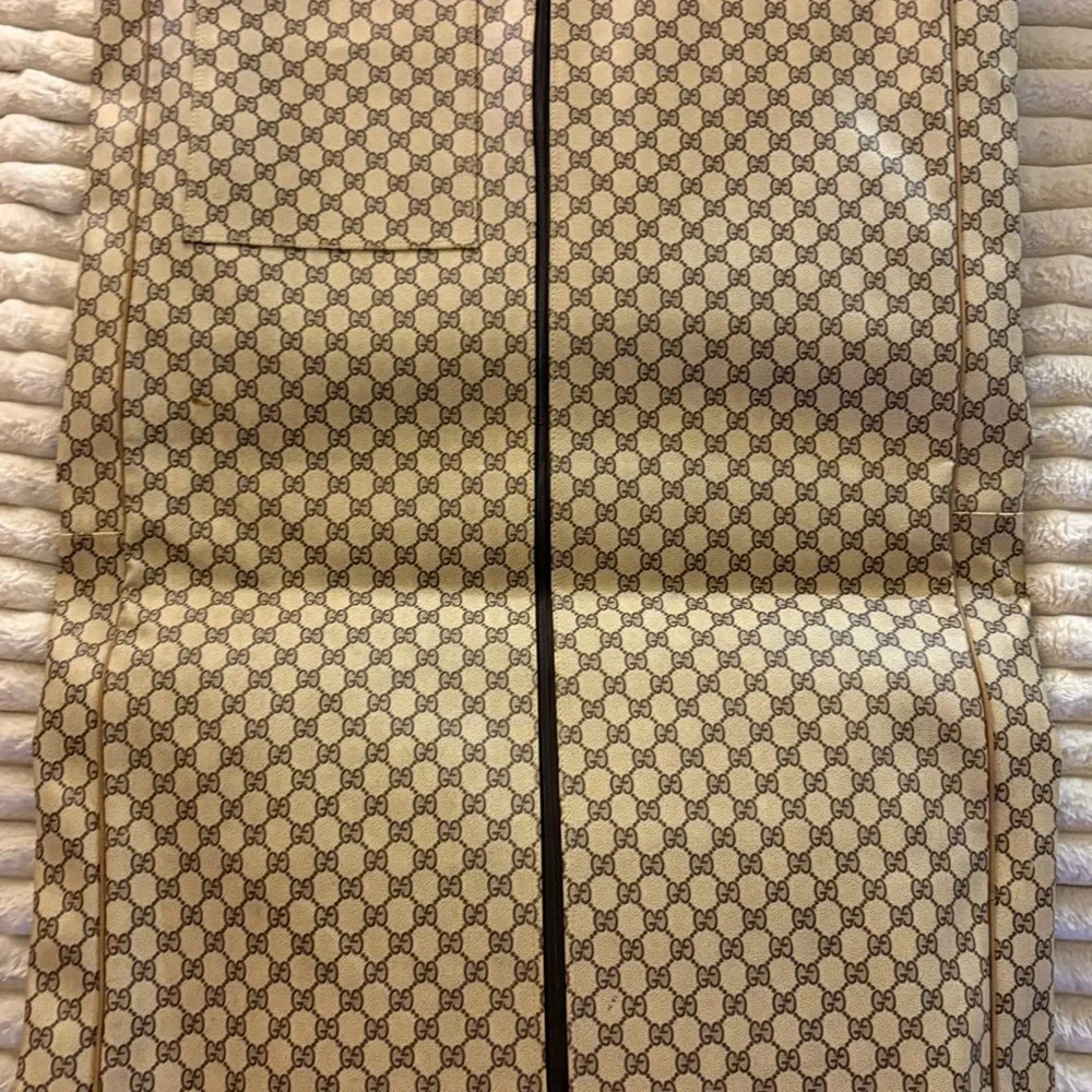 Vintage Gucci GG Supreme Canvas Garment Bag with Signature Red and Green Stripe. - Picture 5 of 16
